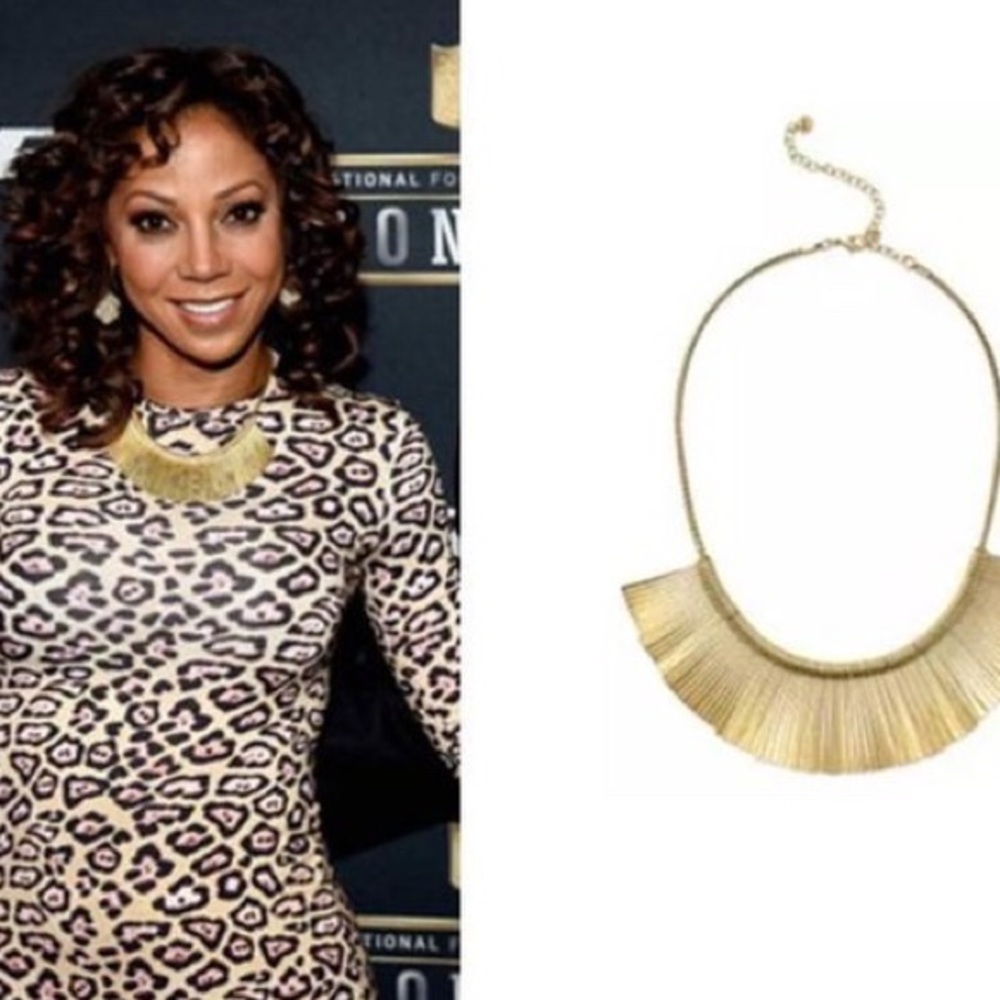 :: Stella & Dot Essential Fringe Gold Necklace - Picture 8 of 9
